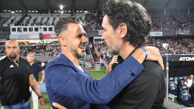 estudiantes inicio negociaciones con martin demichelis para que sea el sucesor de dominguez