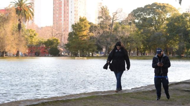 arranca un fin de semana gris a la espera del intenso frio que ya anticipan en la plata