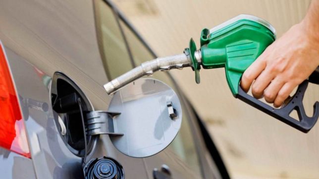 tironeos por el aumento de la nafta: dicen que el precio esta retrasado un 13%