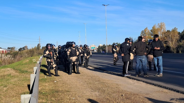 enviaron fuerzas federales a la autopista ante posibles cortes de transito