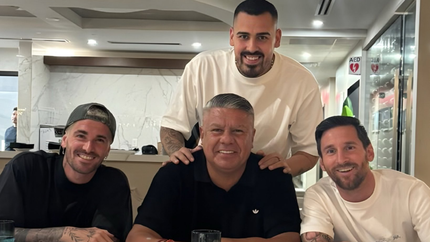 Las fotos del cierre de cumpleaños del Chiqui Tapia junto a Messi y De Paul a pura sonrisa