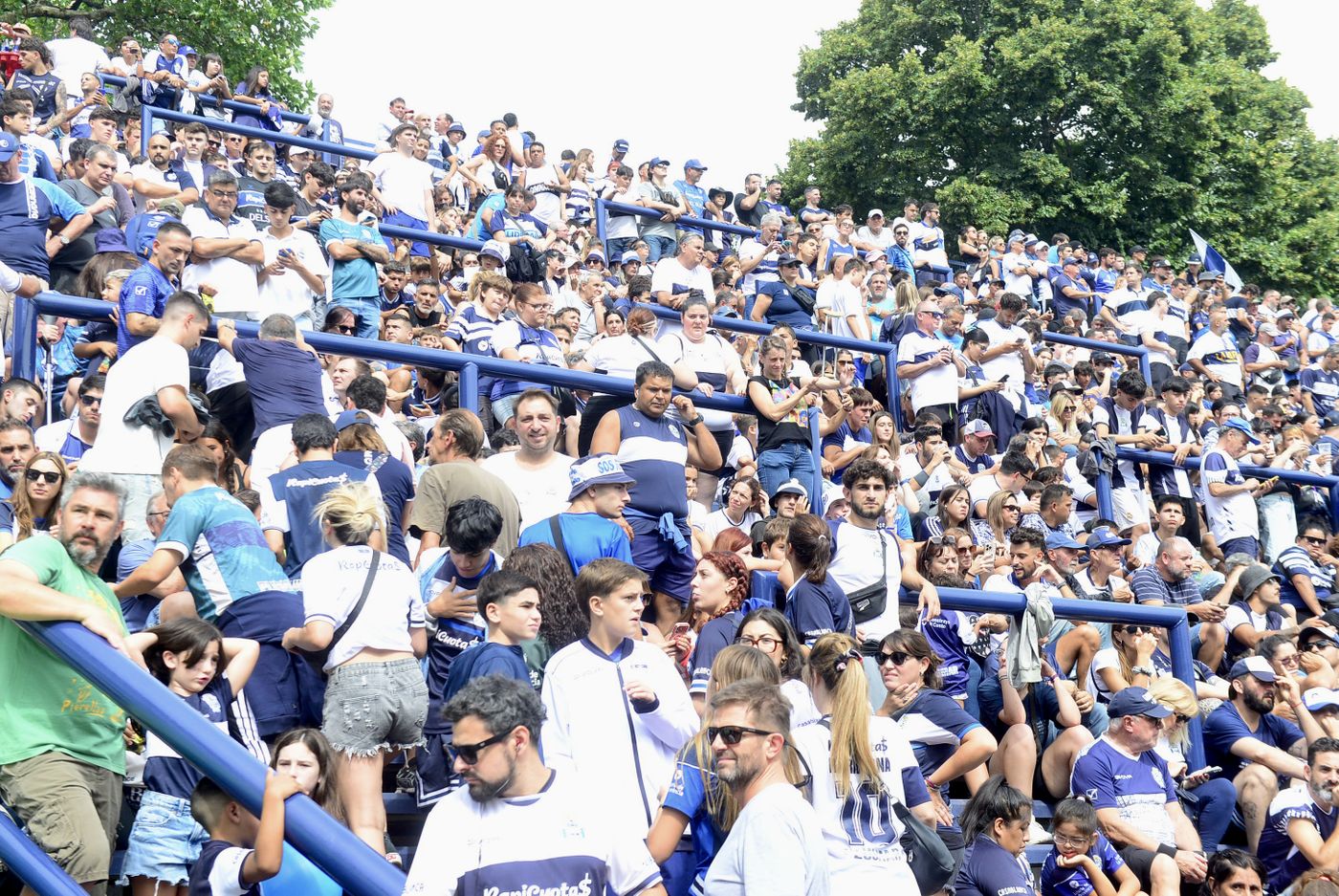 Gimnasia Estudiantes clasico hinchas 1