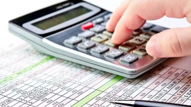 uno por uno, todos los aumentos que llegan en abril e impactaran en la economia familiar
