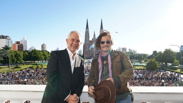 johnny depp cerro su paso por argentina con una visita historica en la plata
