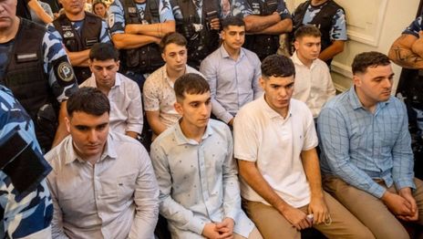 Recién llegaditos: un preso filtró la primera foto de los rugbiers tras la condena