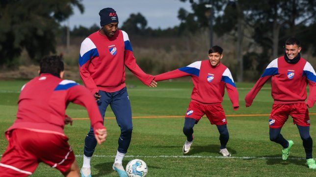 ¿cual es la situacion del delantero al que apunto estudiantes?