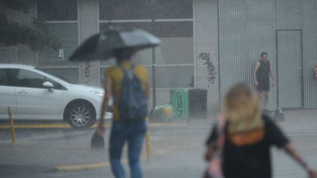 el cielo se puso negro, diluvio en la plata y asi va a seguir el tiempo