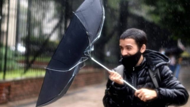 el ciclon extratropical se hace sentir, hay alerta en la plata y se vienen las lluvias