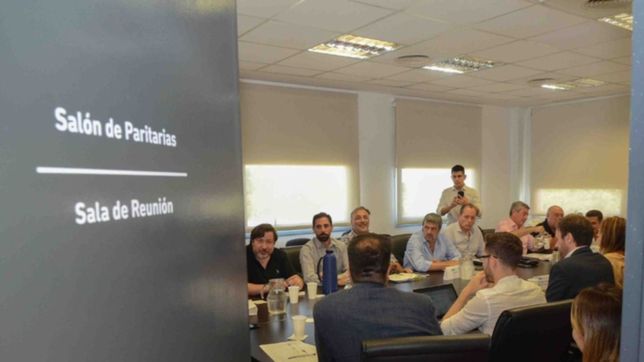 los medicos bonaerenses reclaman a kicillof discutir salarios en paritarias