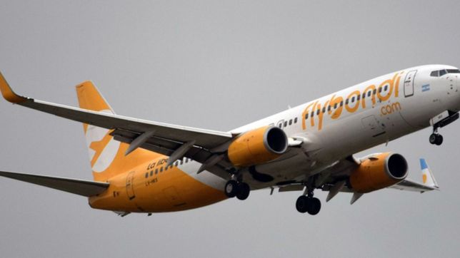 ¿cuales son los destinos a los que viaja una low cost por apenas un peso mas impuestos?