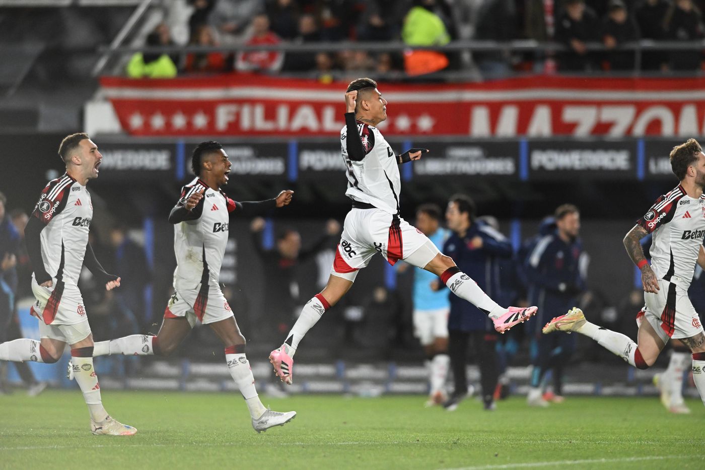 Flamengo pasó a las semifinales de la Copa Libertadores.