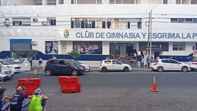 allanaron la sede de gimnasia por la muerte del hincha cesar lolo regueiro