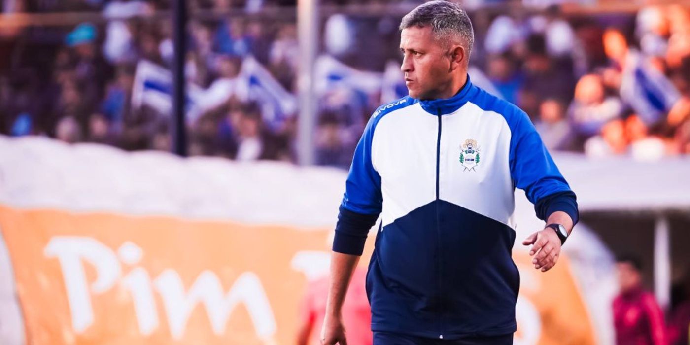 Gimnasia elige el sucesor de Diego Flores.