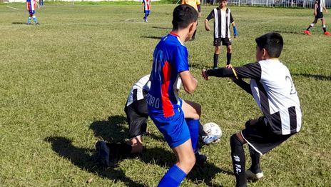 La UNLP y la Liga Amateur Platense lanzaron un programa de salud para el futbol infantil