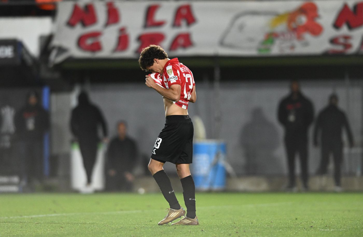 Estudiantes Flamengo Benedetti erró penal