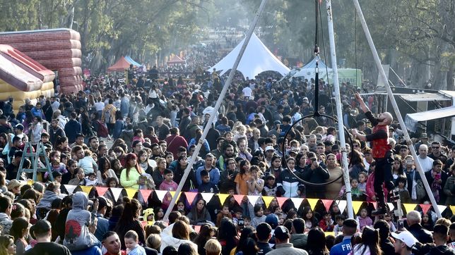 festival de folklore y dia del nino en la agenda para este sabado y domingo en la plata