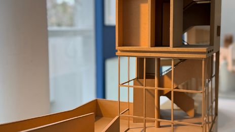 La Casa Curutchet inauguró una muestra de maquetas y avanza como museo de sitio de Le Corbusier