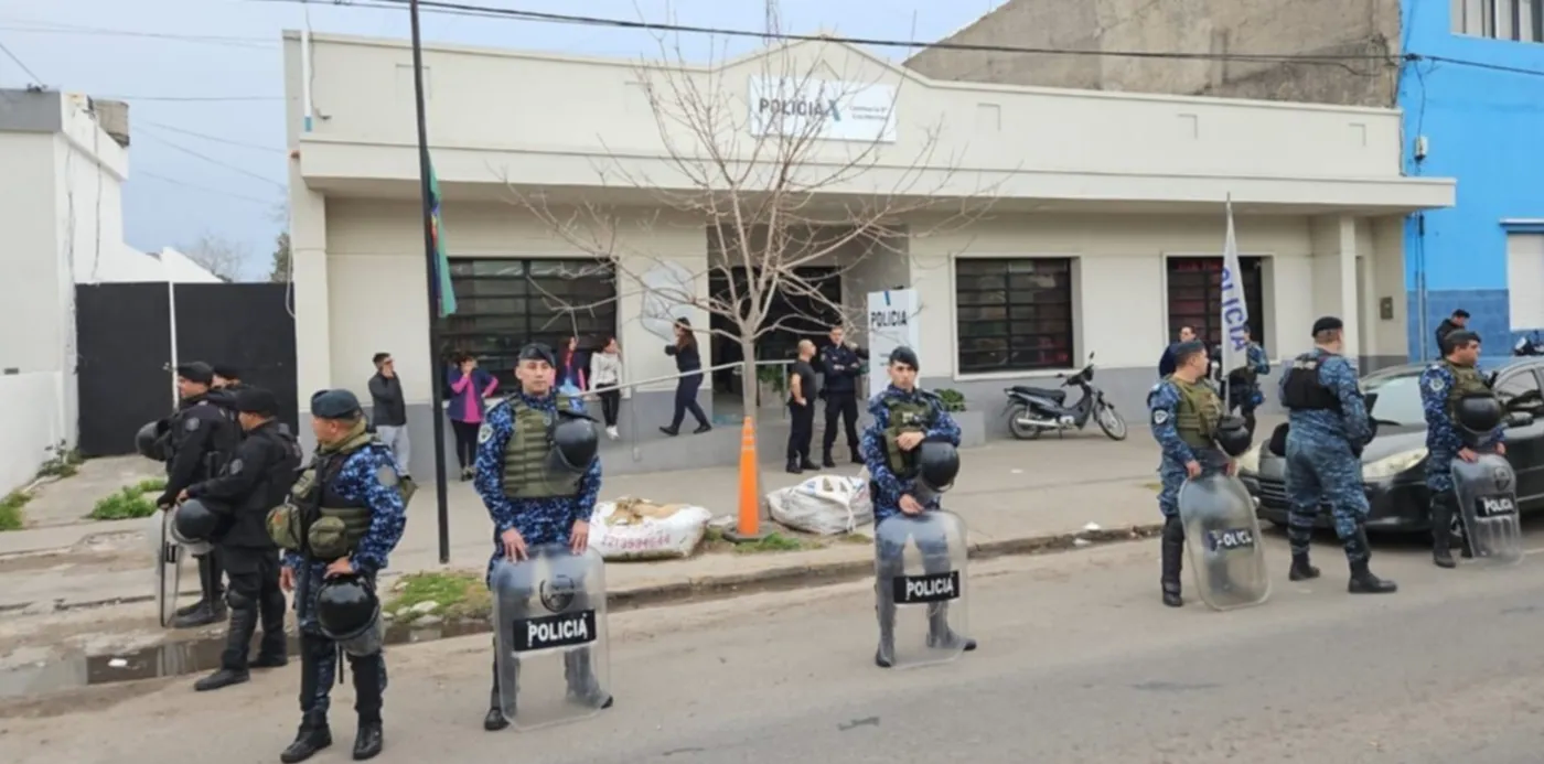 La seccional de Los Hornos el día del intento de motín