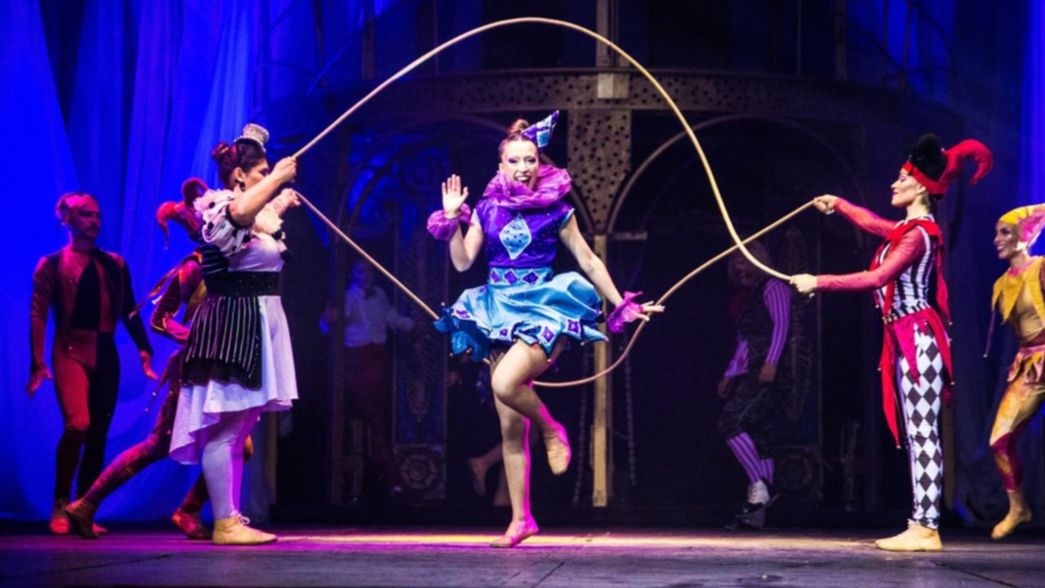 Cirque XXI llegó en La Plata con el fulgor y la nostalgia de los antiguos circos