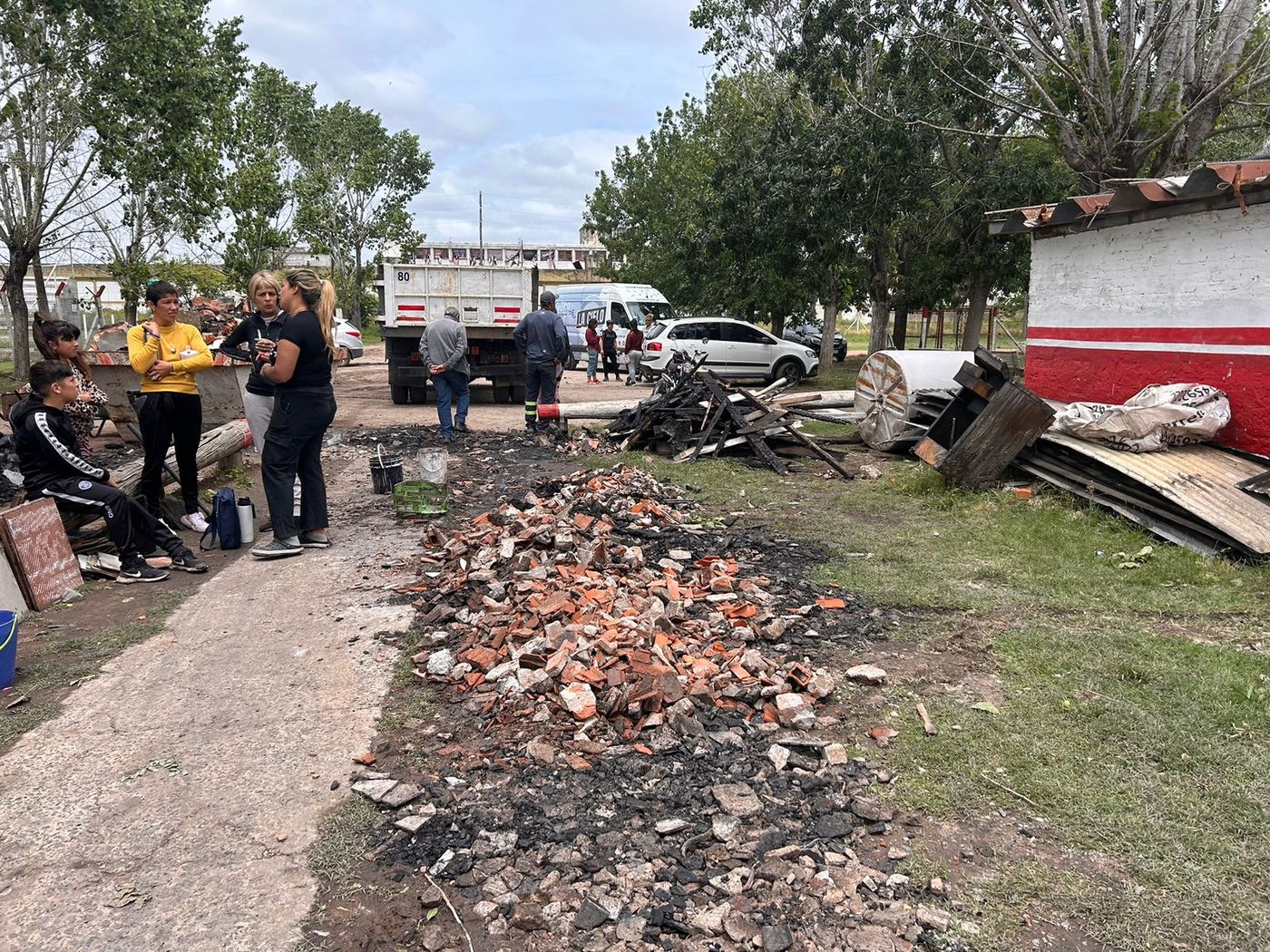 El incendio destrozó el buffet del predio, ubicado en Los Hornos.