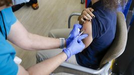 se dispararon los casos de coronavirus y preocupa el bajo nivel de vacunacion con refuerzo se dispararon los casos de coronavirus y preocupa el bajo nivel de vacunacion con refuerzo