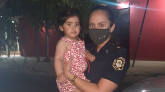 una policia salvo a una bebe de un ano en la plata despues de hacerle reanimacion