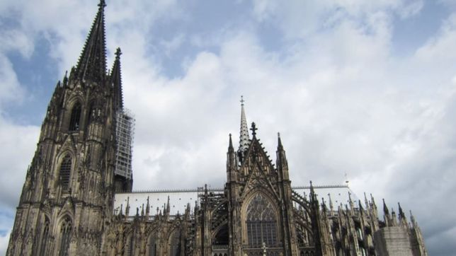 ¿donde esta la verdadera catedral hermana de la plata?