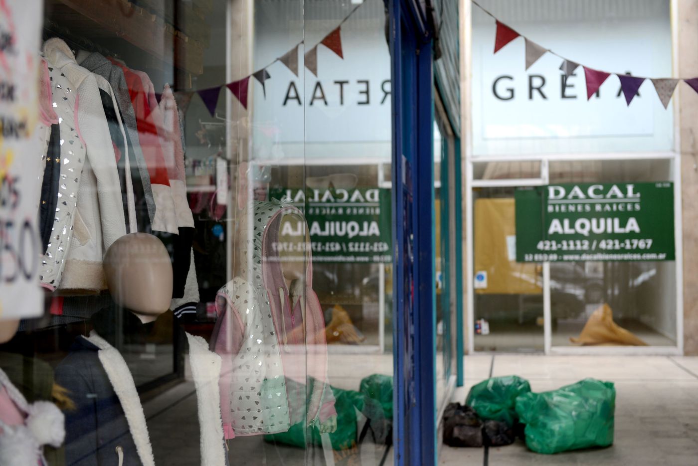 Locales comercios cerrados y en alquiler (1).JPG