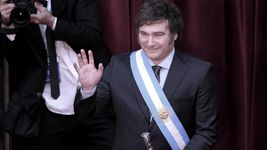 juro javier milei y es el nuevo presidente de la argentina juro javier milei y es el nuevo presidente de la argentina