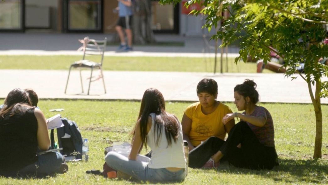 Arrancaron las inscripciones para las becas de la UNLP: cuáles son y cómo anotarse