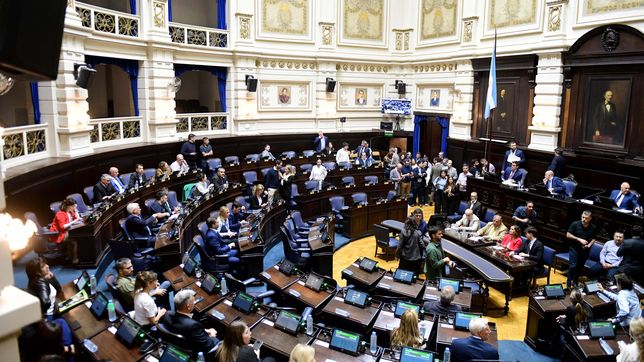 la legislatura bonaerense pospuso el tratamiento de la suspension de las paso