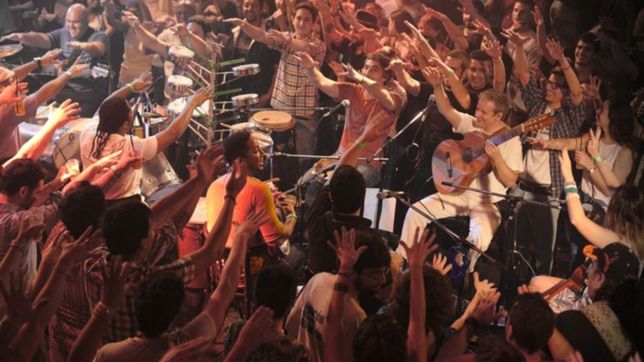 la semana arranca bien arriba con carinhosos da garrafa, cine low cost y teatro