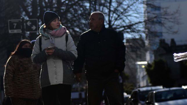 ¿como es el extrano fenomeno climatico que trajo de nuevo al frio e impide que la primavera llegue a la plata?