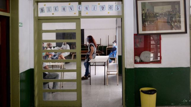 los gremios docentes aceptaron la oferta del gobierno nacional de un aumento del 45%