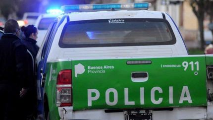 Un disparo en la cabeza, un incendio y un saqueo en un violento episodio en La Plata