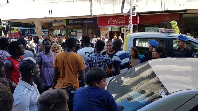 tension con los senegaleses por un nuevo operativo contra la venta ilegal en pleno centro
