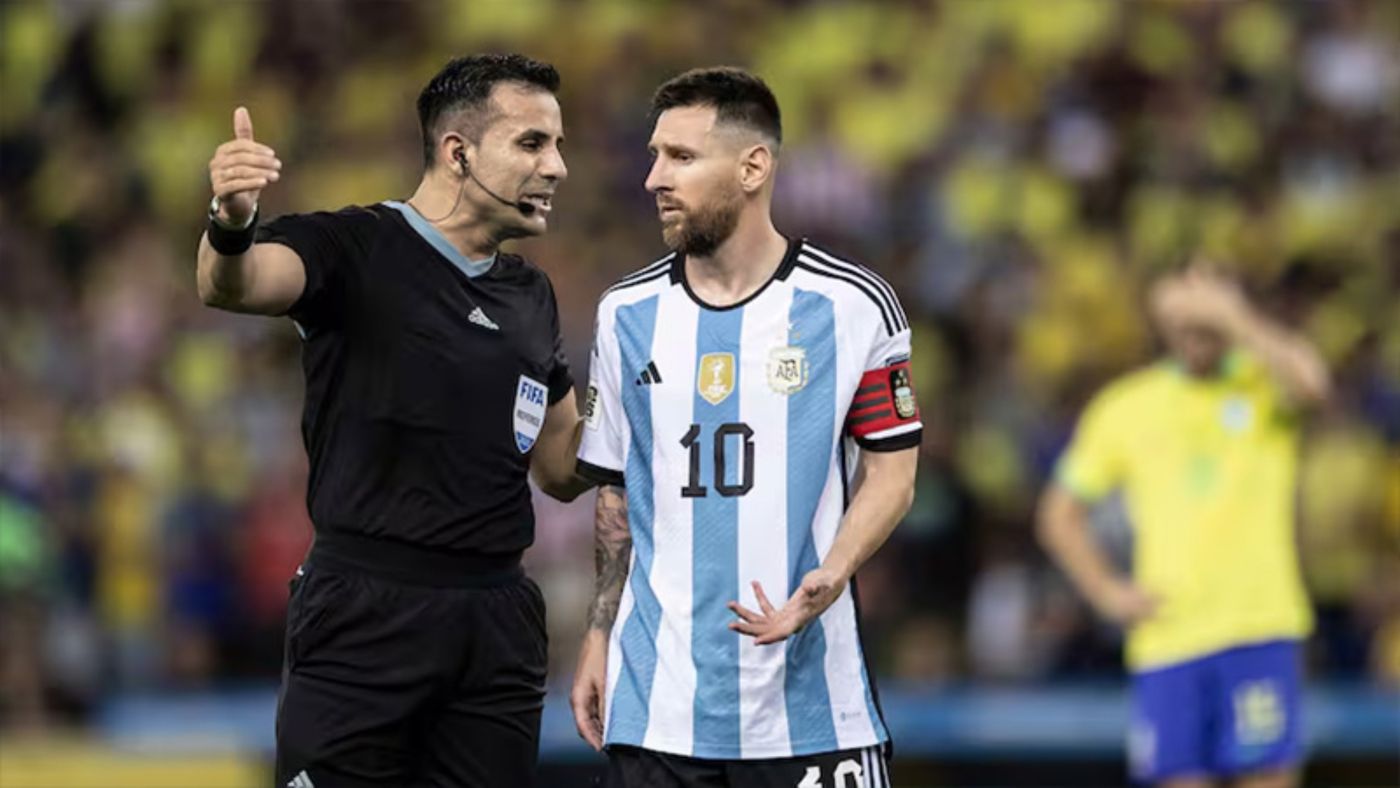 Piero Maza impartirá justicia en Estudiantes vs. Flamengo.