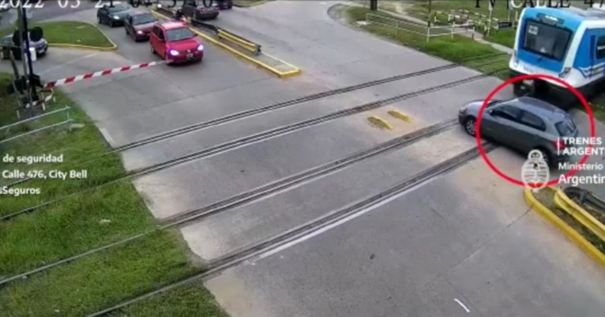 El impactante video del choque entre la formación del tren Roca y un