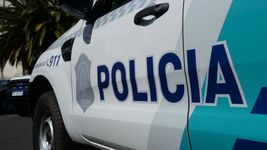 detuvieron a 13 policias acusados de perseguir y matar a un joven de 21 anos detuvieron a 13 policias acusados de perseguir y matar a un joven de 21 anos