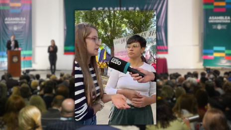 Becarias de la UNLP y el Conicet llevaron sus reclamos a la Asamblea Universitaria Becarias de la UNLP y el Conicet llevaron sus reclamos a la Asamblea Universitaria