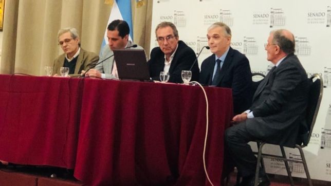 medicos llevaron a cabo una jornada en defensa del sistema solidario de salud