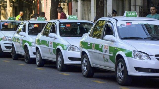 viajar en taxi ya es mas caro: ¿cuanto salen la ficha y la bajada de bandera en la plata?