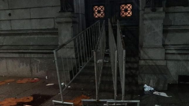 escandalo en el congreso: asi bloqueaban la salida de los diputados del frente de todos