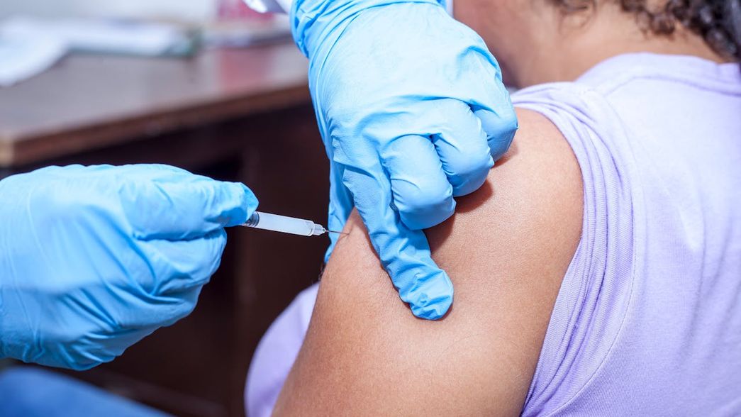 ¿Cómo pueden anotarse las personas que no tuvieron dengue para recibir la vacuna en la provincia?