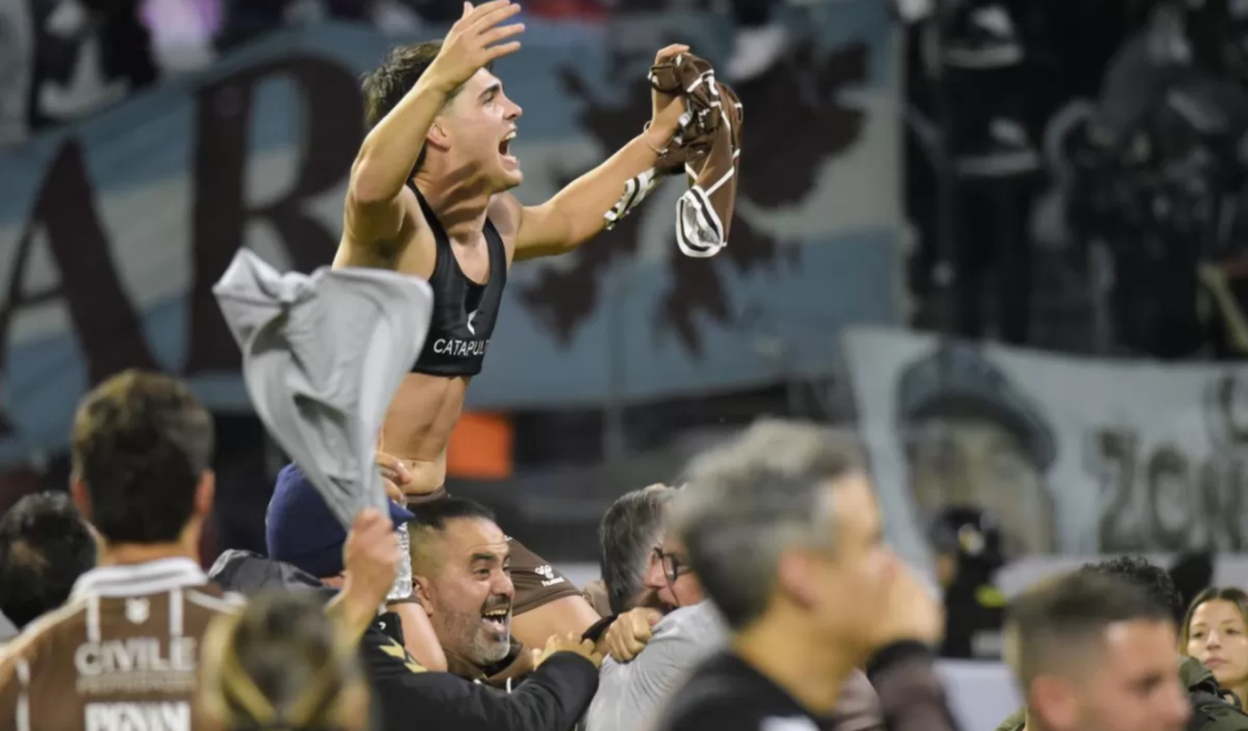 Festejo Platense campeón Taborda