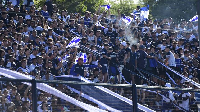 el tenso recibimiento de la gente de gimnasia en la previa del partido con platense