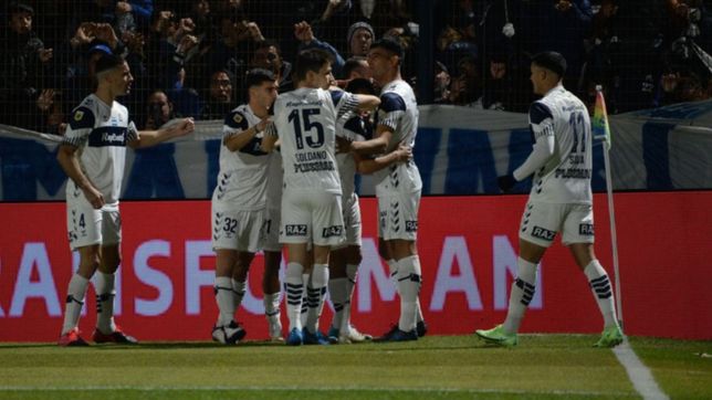 gimnasia busca dar el golpe en rosario ante central en el debut como dt de carlos tevez