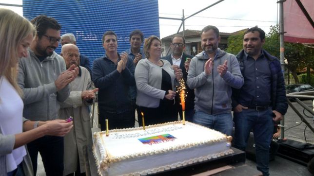 feria, musica y baile: villa elisa festejo sus 130 anos a puro ritmo