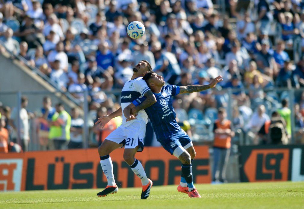 Gimnasia cayó ante Talleres en el Bosque.