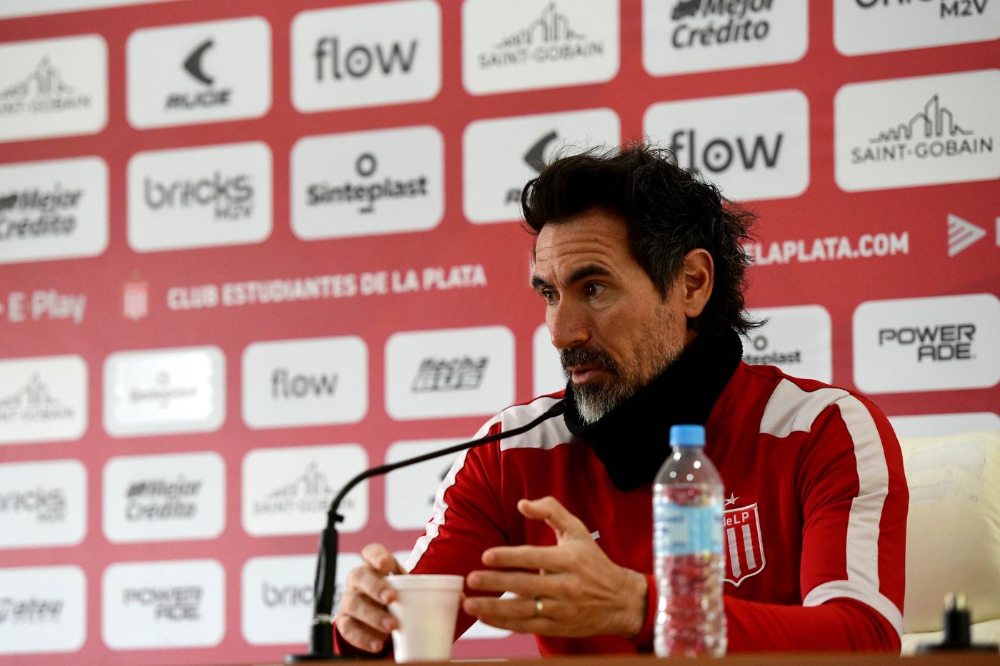 Estudiantes Domínguez conferencia 4.JPG